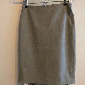 Banana Republic light gray pencil skirt. Size 2. New with tags!